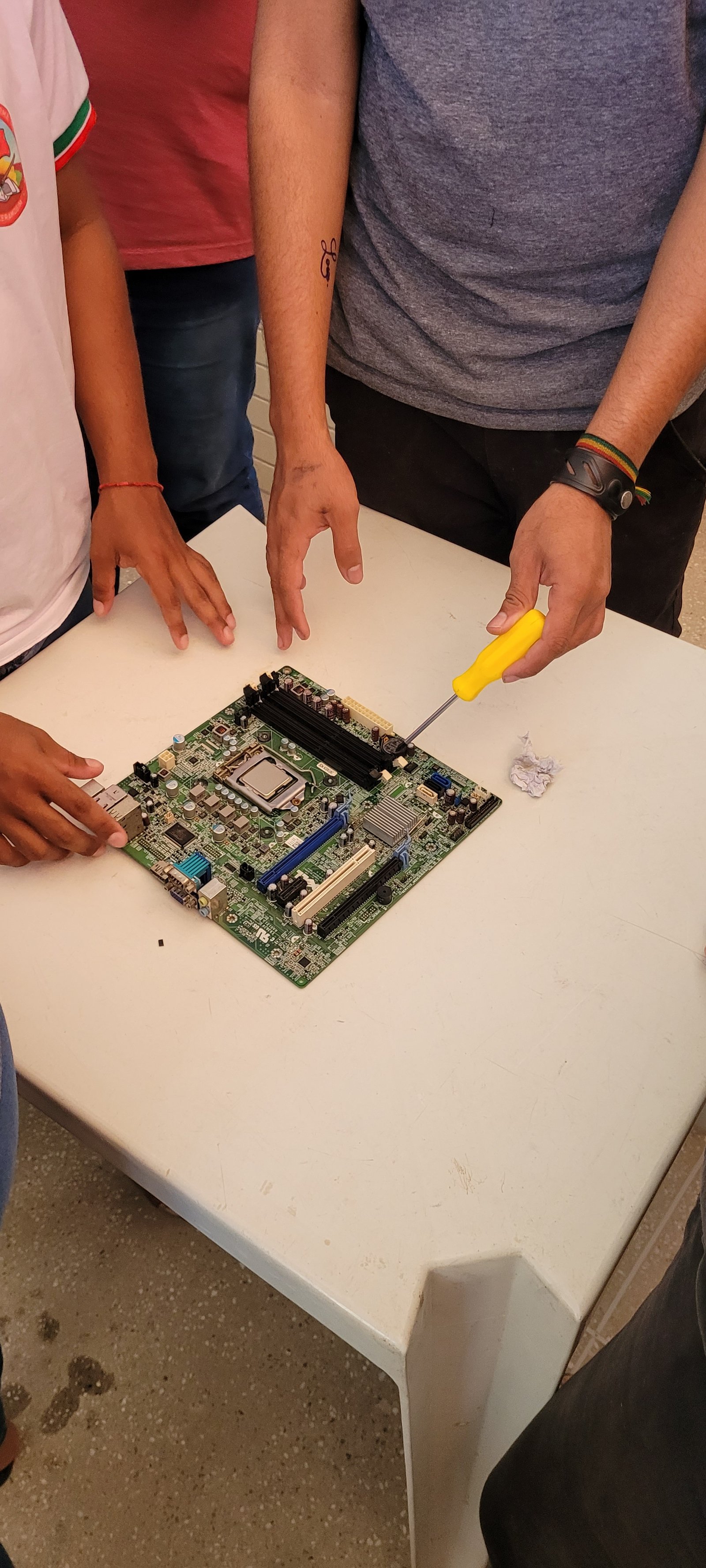 Aula de Montagem e Manutenção de Computadores